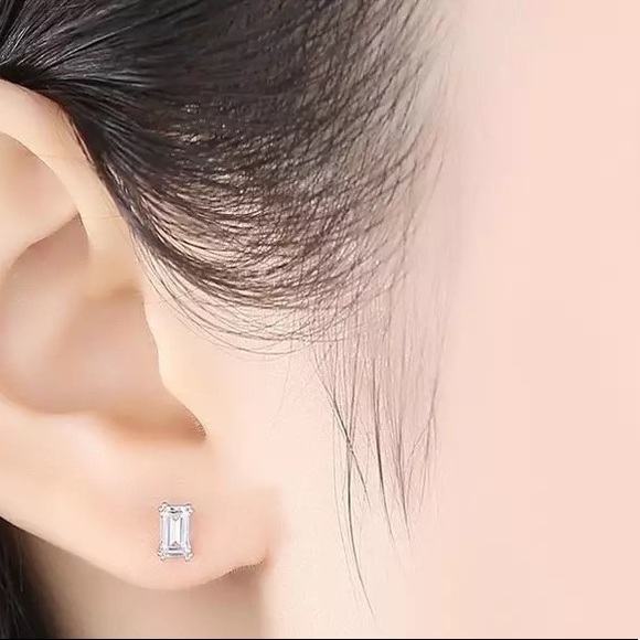 0.5Ct Emerald Cut Rectangular Simulated Diamond Pin Earrings Studs - Picture 10 of 17